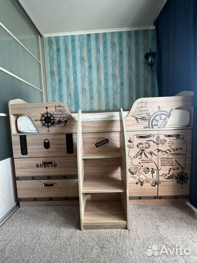 Кровать чердак со столом