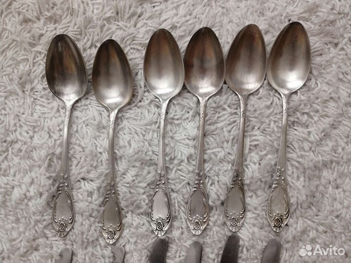 Набор мельхиоровых столовых приборов ссср18предме
