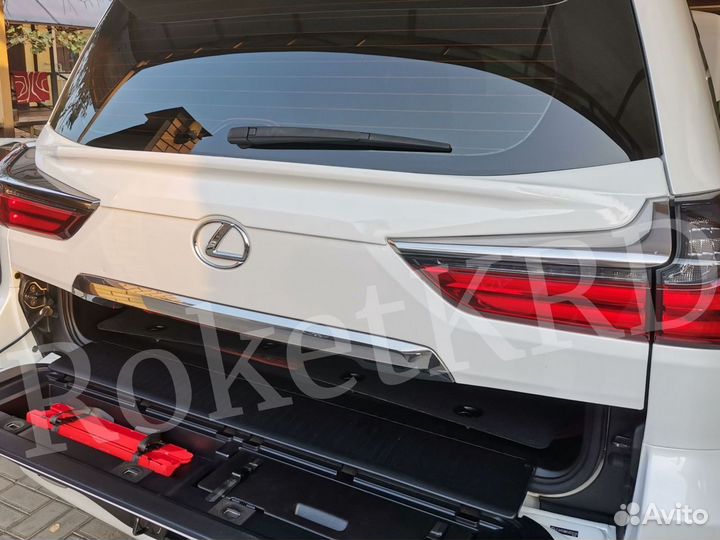 Спойлер под стекло Lexus LX 570 с 2015 года