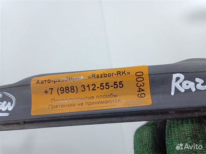 Уплотнитель капота правый Renault Fluence 1.6 2012