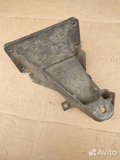 Кронштейн двигателя правый bmw 5 e39