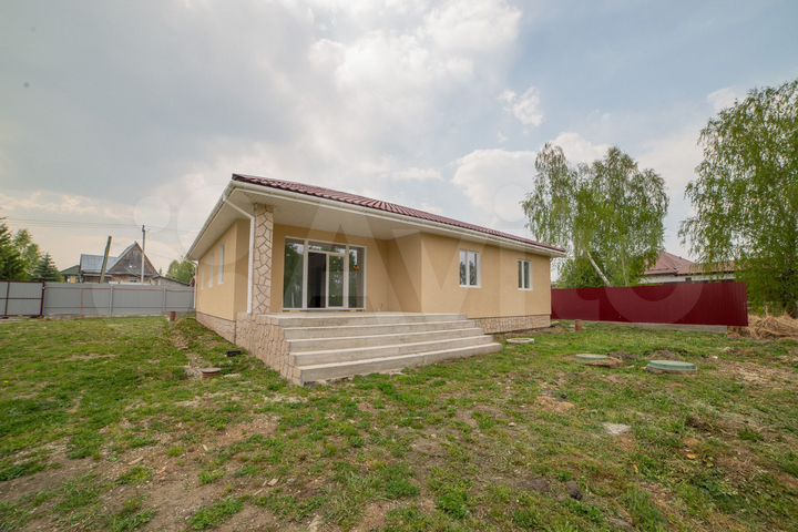 Коттедж 191 м² на участке 10 сот.