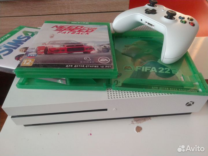 Xbox One s 1tb с играми
