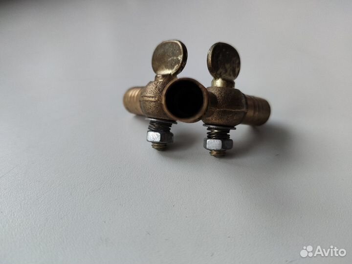 Тройник с переключателем латунный на 10 мм