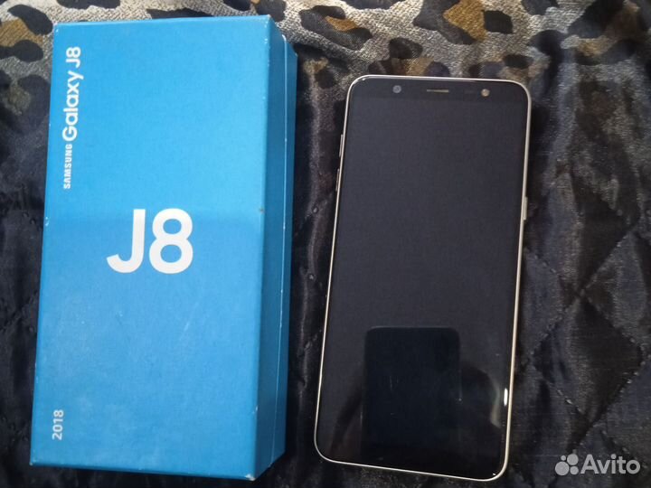 Samsung Galaxy J8 (2018), 3/32 ГБ
