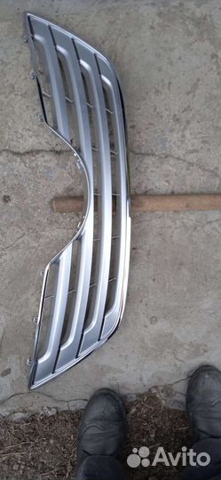 Решетка радиатора Тойота камри