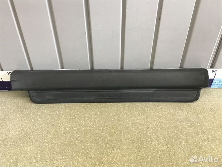 Накладка порога (внутренняя) Toyota Avensis II 200