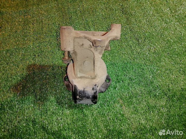 Опора двигателя (подушка двс) правая MR510056 Mits