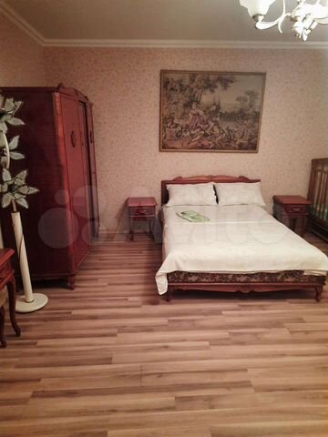 2-к. квартира, 90 м², 1/7 эт.