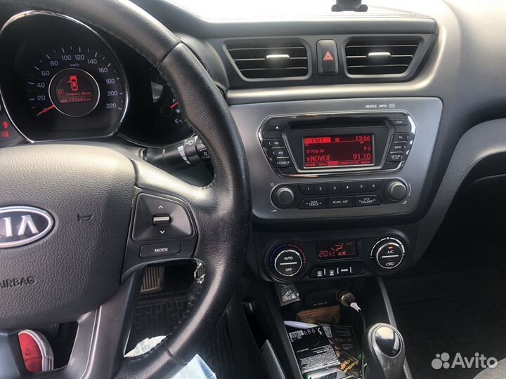 Kia Rio 1.6 AT, 2012, битый, 193 127 км