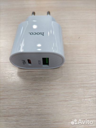 Блок питания Hoco Type-C/USB 20W/18W