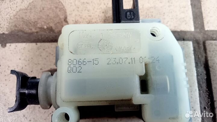 Активатор замка багажника Шкода Октавия