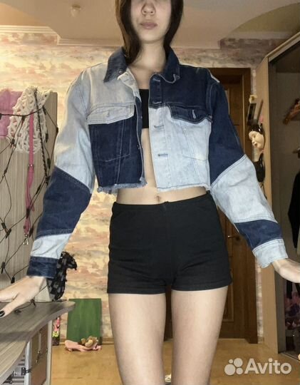 Джинсовая куртка женская укороченная