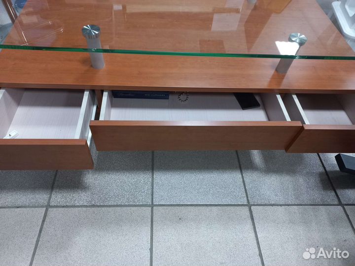 Стол журнальный