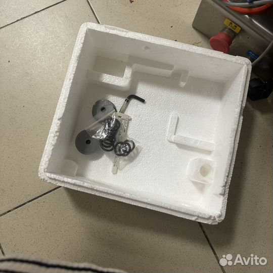 Этикетировочный аппарат с термодатером Labelmatic