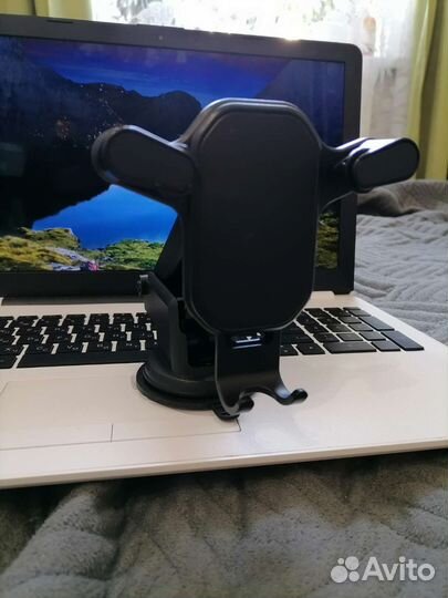 Держатель для телефона в машину