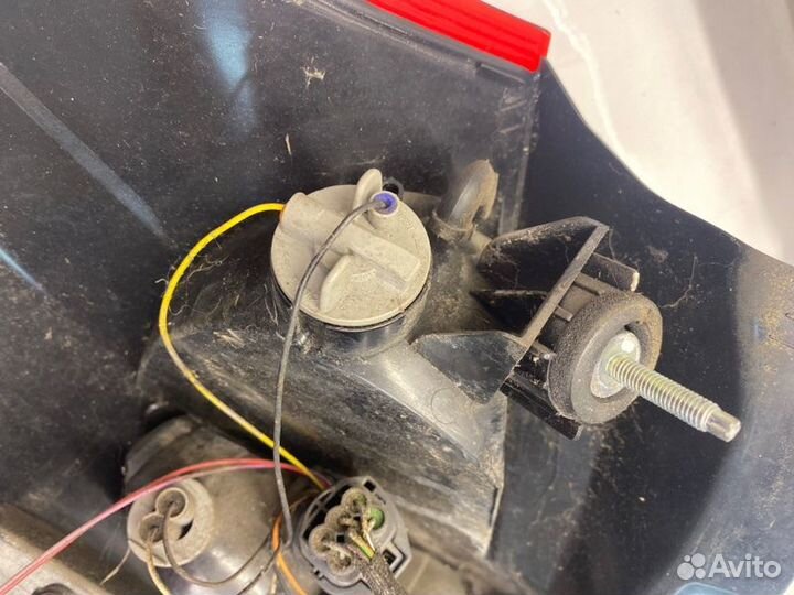 Фонарь задний правый Ford Focus 3 хетчбэк 1.6L