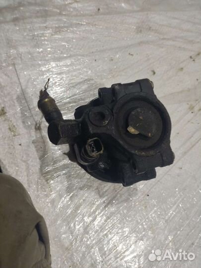 Насос гура Mazda Tribute двс 2.3л