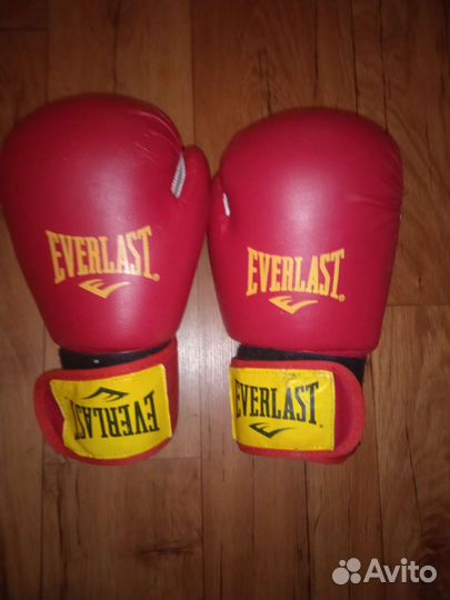Боксерские перчатки Everlast