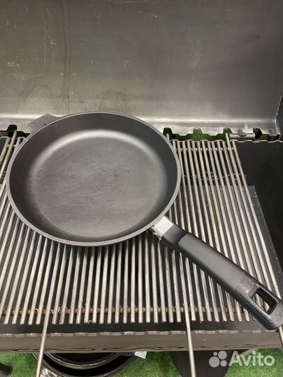 Сковорода 260*40 чугунная