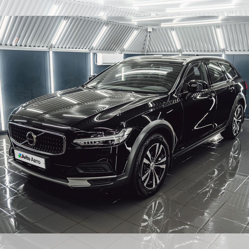 Купить Volvo V90 Cross Country 🚘 от 2 426 000 ₽ в Москве