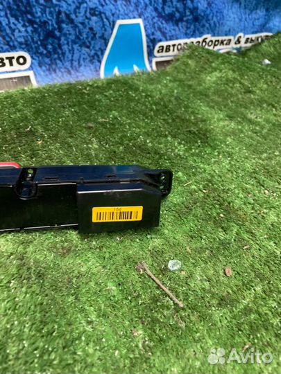 Кнопка аварийной сигнализации Kia Ceed ED