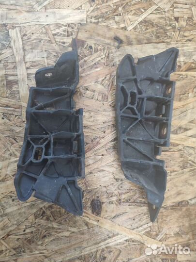 Кронштейн переднего бампера Seat Leon 2