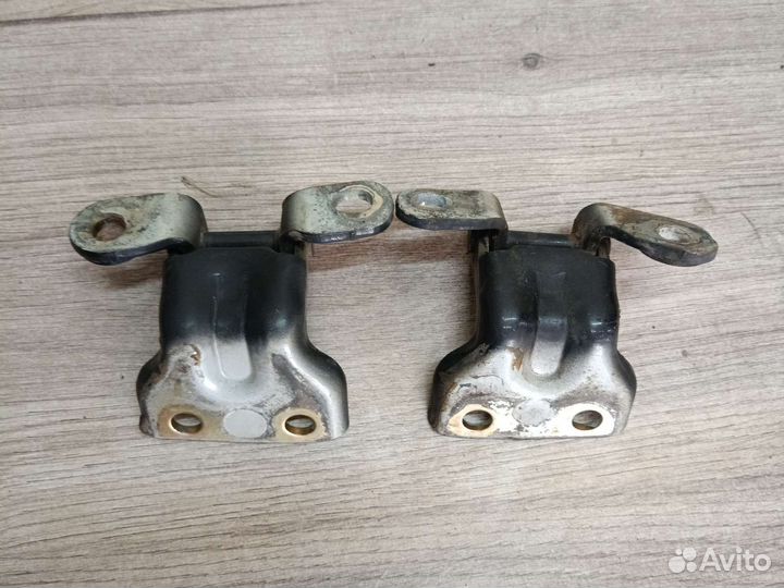 Петля двери задней правой kia Rio 1 2000-2005