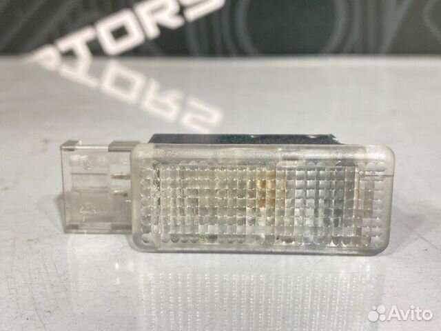 Плафон салона Volkswagen Touareg 7L AXQ/4 2006