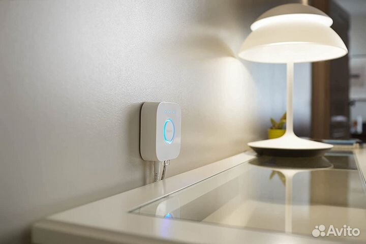 Шлюз Умного дома Philips Hue Bridge, белый