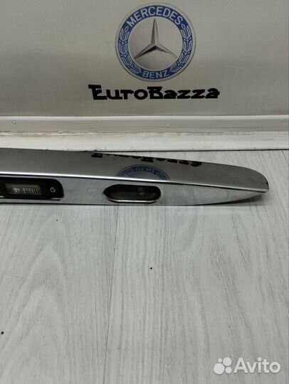 Молдинг крышки багажника Mercedes W164