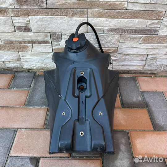 Бензобак эндуро GR8