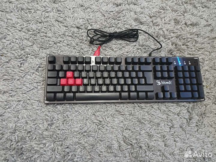 Игровая клавиатура с подсветкой Bloody B180R