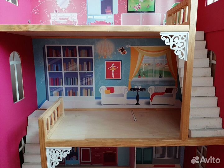 Большой кукольный домик