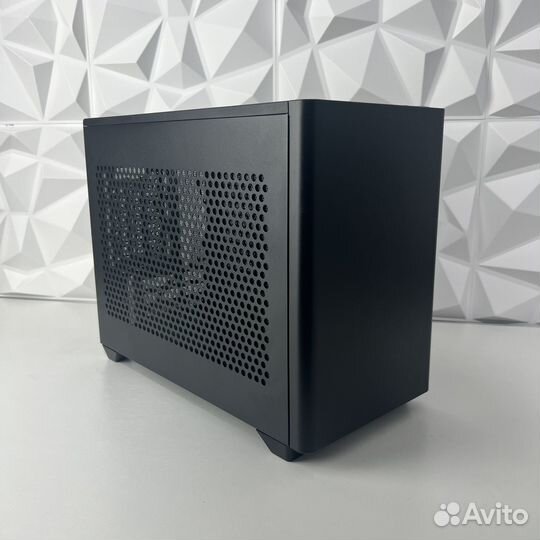 Корпус CoolerMaster NR200 Mini-ITX
