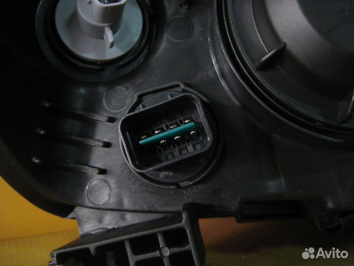 Фара левая Chevrolet Aveo т-300 хром окантовка