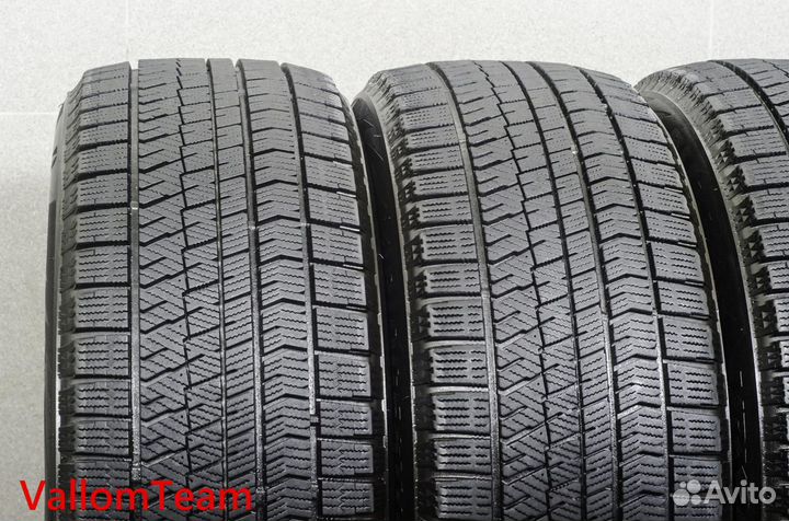 Bridgestone Blizzak VRX2 225/50 R18 95Q