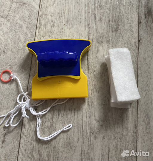 Магнитная щетка для мытья окон