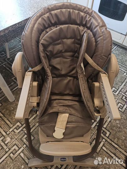 Стульчик Chicco Poly Magic