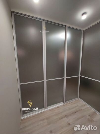 Перегородка стеклянная раздвижная