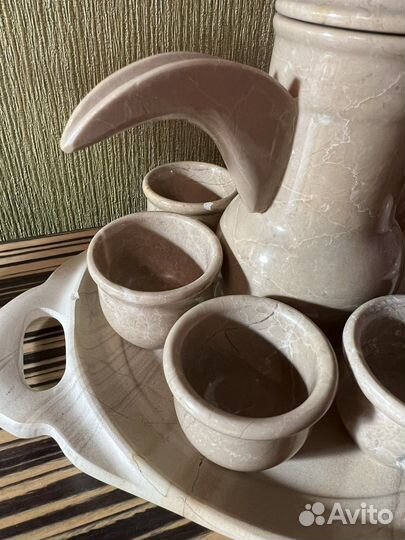 Набор из яшмы - 6 рюмок и графин