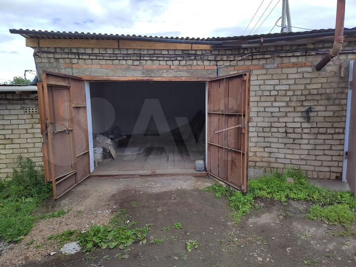 Гараж, > 30 м²