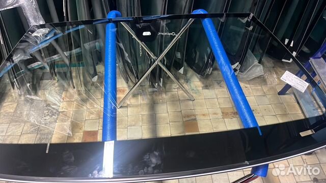 Продается стекло лобовое Мерседес A 156 670 04 00