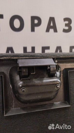 Обшивка багажника задняя левая Bmw X5 E53 SVA