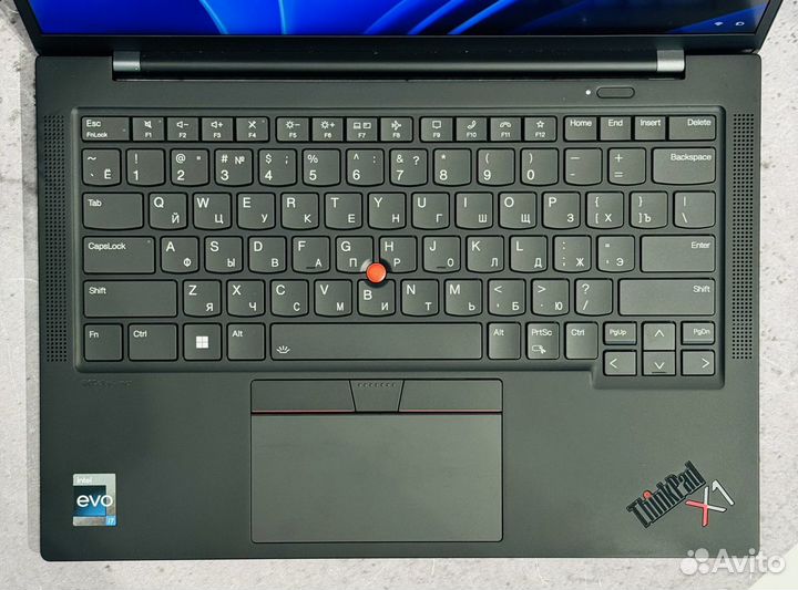 Lenovo thinkpad x1 carbon gen 11 i7 1355U 16/512