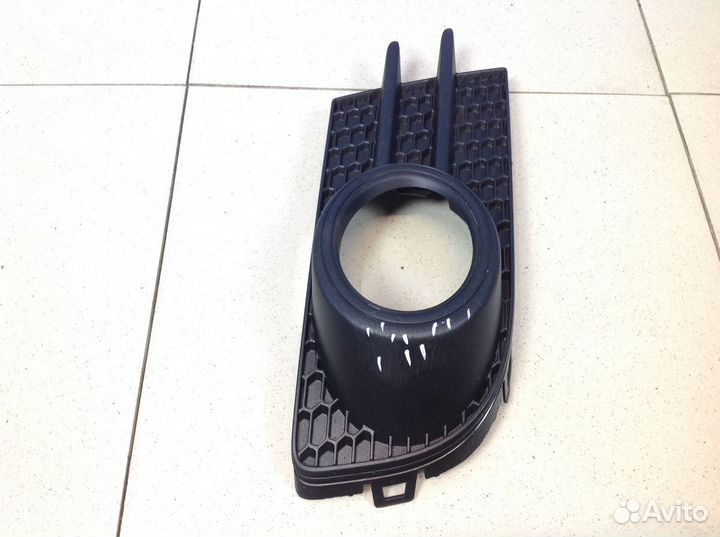 Решетка в бампер правая VW tiguan 2011 5N0853666E