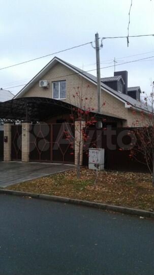 Коттедж 194 м² на участке 6 сот.