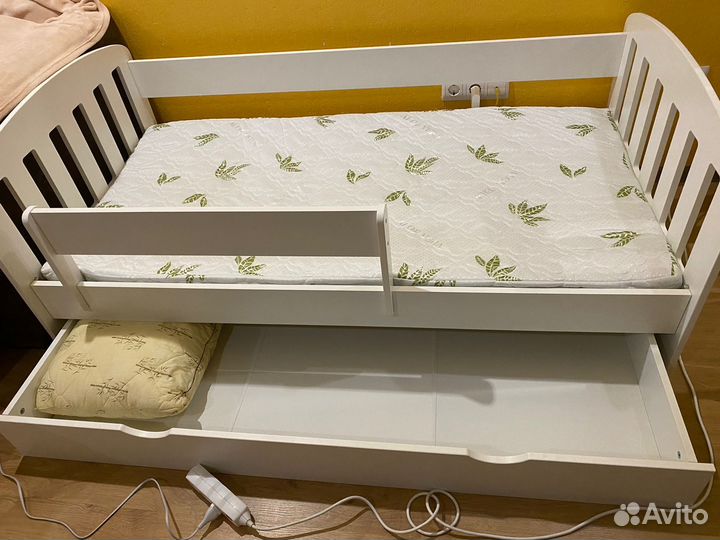 Детская кровать от 3 лет с бортиками + матрас