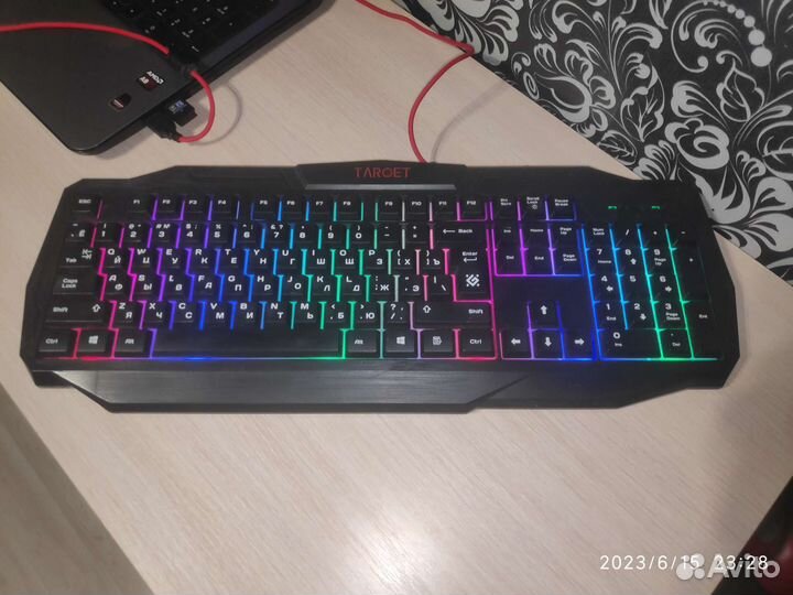 Игровая клавиатура, мышка, коврик