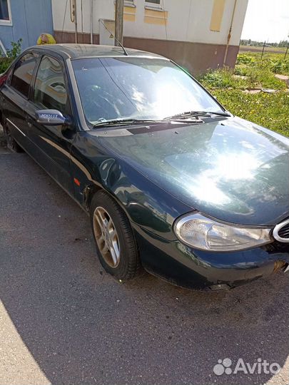 Ford Mondeo 2.0 МТ, 1998, битый, 200 000 км